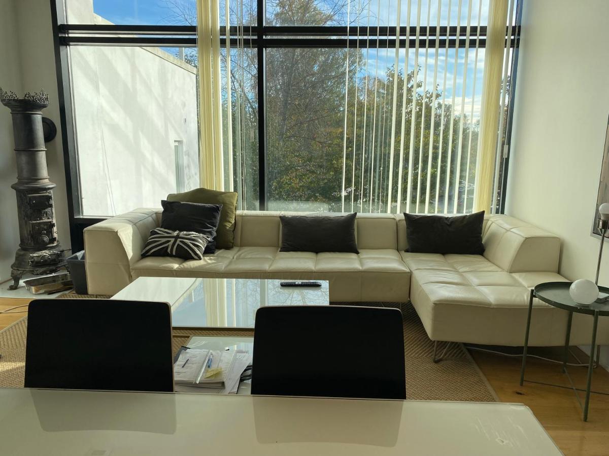 Exclusive 2 Level Etage Next To Arlanda-City Metro ストックホルム エクステリア 写真