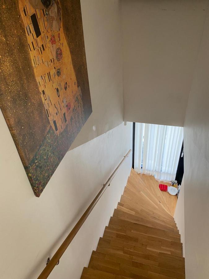 Exclusive 2 Level Etage Next To Arlanda-City Metro ストックホルム エクステリア 写真