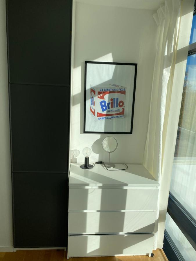 Exclusive 2 Level Etage Next To Arlanda-City Metro ストックホルム エクステリア 写真